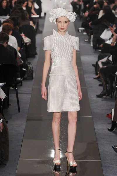 Look 37